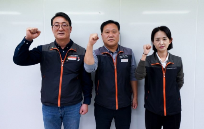 (왼쪽부터)이재진 사무금융노조 위원장, 이기철 수석부위원장, 오희정 부위원장 당선자. 사진=사무금융노조
