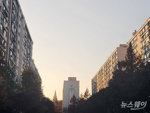 한남뉴타운 '마지막 퍼즐' 4구역 가보니.."이제라도 심의 통과되서 다행"