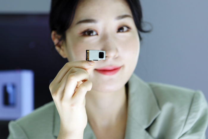 고배율 광학식 연속줌 카메라모듈 사진=LG이노텍 제공