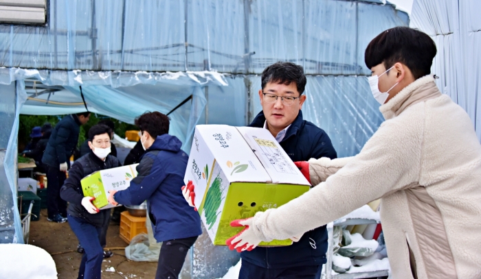 (사진)오른쪽에서 두 번째 고성신 본부장