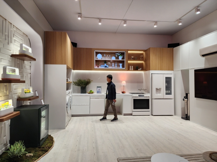 LG전자가 CES 2023에서 최초로 공개한 '미니멀 디자인 가전'. 사진=이지숙 기자