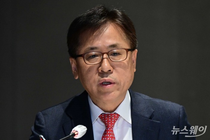 정순남 한국전지산업협회 부회장이 5일 오전 서울 강남구 한국무역협회에서 열린 수출 애로 타개 및 확대를 위한 업종별 긴급 대책회의에서 발언하고 있다. 사진=강민석 기자 kms@newsway.co.kr