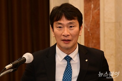이복현 금감원장 "은행, 가산금리 조정 재량 있어"