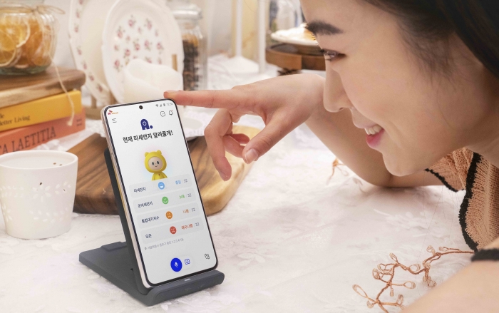 SK텔레콤은 2월 중 성장형 AI 서비스 에이닷에 오래된 정보를 기억해 대화에 활용할 수 있는 '장기기억' 기술과 사진, 텍스트 등 복합적인 정보를 함께 이해할 수 있는 멀티모달(Multi-modal) 서비스를 장착해 본격적인 서비스 고도화에 나선다. 사진=SK텔레콤 제공