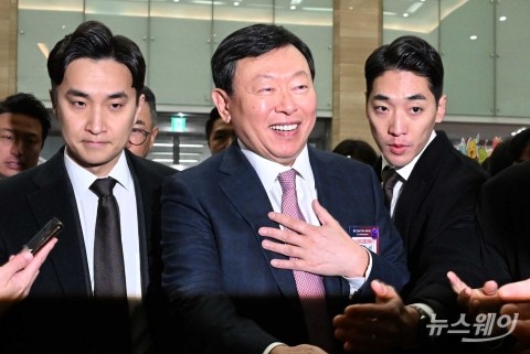 경제계 신년 인사회 향하는 신동빈 롯데그룹 회장