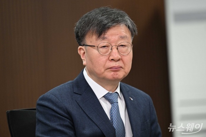 이재연 서민금융진흥원 원장이 5일 오전 서울 중구 중앙서민금융통합지원센터에서 열린 서민금융지원 현장 간담회에 참석해 자리하고 있다. 사진=강민석 기자 kms@newsway.co.kr