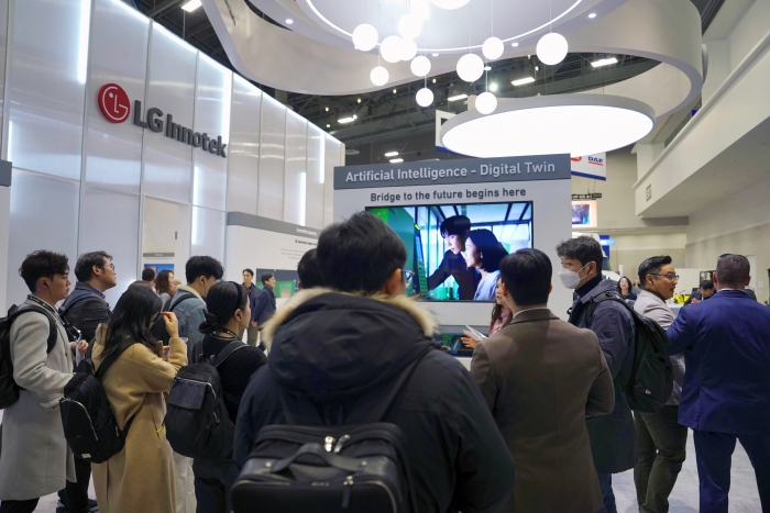 LG이노텍이 CES 2024 하루 전 사전부스 투어를 진행했다. 사진=LG이노텍 제공