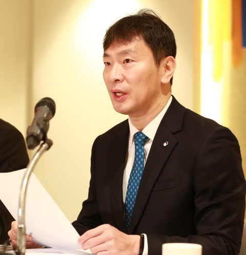 이복현 "홍콩 ELS사태 1분기 내 매듭 지을 것"