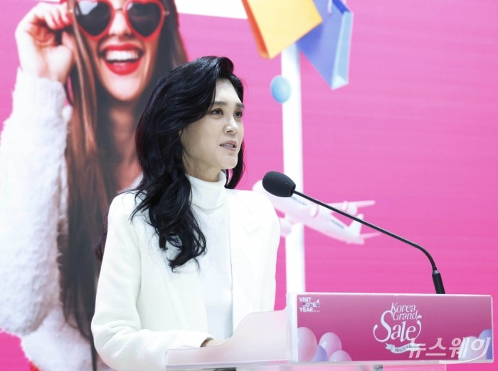 이부진 한국방문의 해 위원장이 11일 오전 서울 중구 온드림 소사이어티에서 열린 2024 코리아그랜드세일 개막식에서 환영사를 하고 있다. 사진=이수길 기자 Leo2004@newsway.co.kr