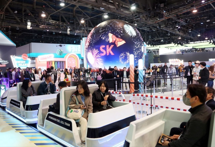 SK는 9일부터 12일까지 나흘 간 미국 라스베이거스 컨벤션 센터(LVCC, Las Vegas Convention Center)에서 열리게 되는 SK그룹 통합전시관을 찾은 누적 관람객이 개막 3일차인 11일 기준, 6만여명에 달할 것으로 잠정 집계됐다고 밝혔다. 사진=SK그룹 제공