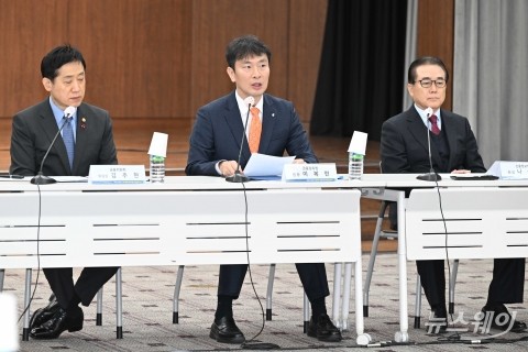 이복현 금감원장, "신용회복 지원···어려운 시기에 금융권 합심해야"