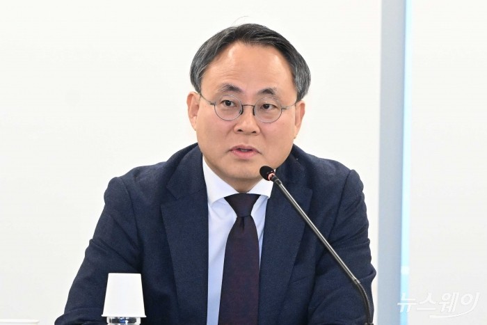 고기동 행정안전부 차관이 2일 오후 서울 강서구 창업허브엠플러스에서 열린 공공데이터 활용 촉진을 위한 기업인과의 만남(제5기 공공데이터전략위원회 3차 회의)에서 모두발언을 하고 있다. 사진=강민석 기자 kms@newsway.co.kr
