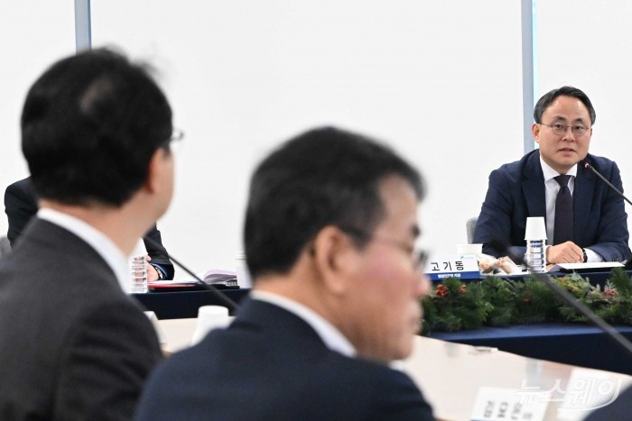 고기동 행정안전부 차관이 2일 오후 서울 강서구 창업허브엠플러스에서 열린 공공데이터 활용 촉진을 위한 기업인과의 만남(제5기 공공데이터전략위원회 3차 회의)에서 모두발언을 하고 있다. 사진=강민석 기자 kms@newsway.co.kr