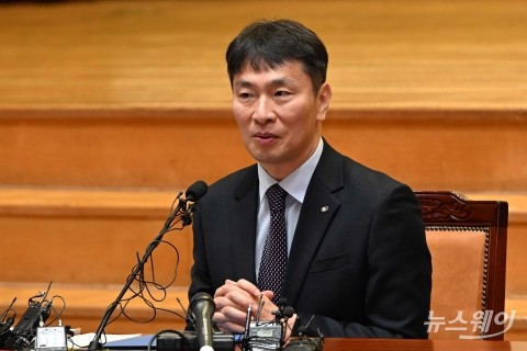 이복현 금감원장 "고객 이익 외면‧책임 회피 금융회사, 시장 퇴출도 불사"
