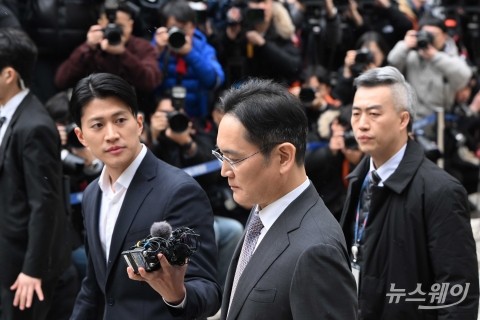 이재용 삼성전자 회장, '경영권 불법 승계 의혹' 항소심 시작