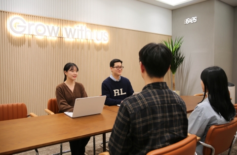 "MZ가 신입사원 뽑는다"···GS25, 'MZ 면접관' 시스템 개편