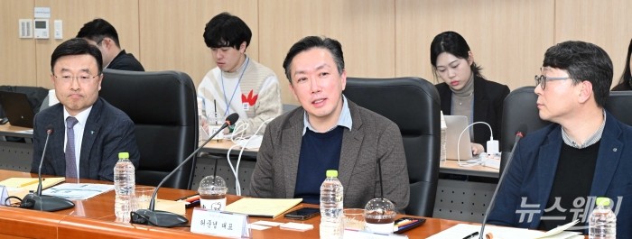 (중앙)허준녕 지에스벤처스 대표가 22일 오후 서울 서초구 한국벤처투자에서 열린 벤처캐피탈업계 간담회에서 발언을 하고 있다. 사진=강민석 기자 kms@newsway.co.kr