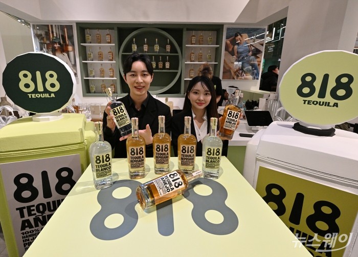 서울 여의도 더현대 서울 메인 행사장에 마련된 '818 데킬라' 국내 론칭을 기념 팝업 스토어 <br />
사진=이수길 기자 Leo2004@newsway.co.kr