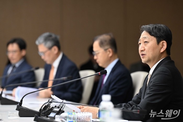안덕근 산업통상자원부 장관이 26일 오전 서울 중구 대한상공회의소에서 열린 민관 반도체 전략 간담회에서 모두발언을 하고 있다. 사진=강민석 기자 kms@newsway.co.kr