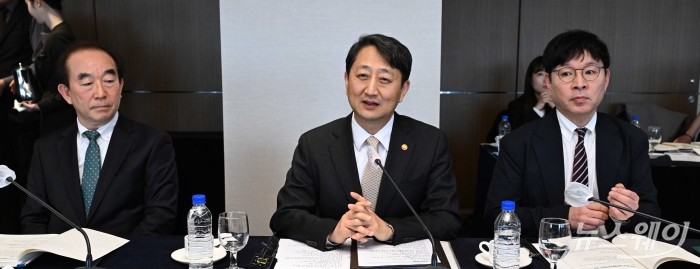 안덕근 산업통상자원부 장관이 26일 오후 서울 중구 롯데호텔에서 열린 2024년도 제1차 글로벌 통상전략회의에서 모두발언을 하고 있다. 사진=강민석 기자 kms@newsway.co.kr