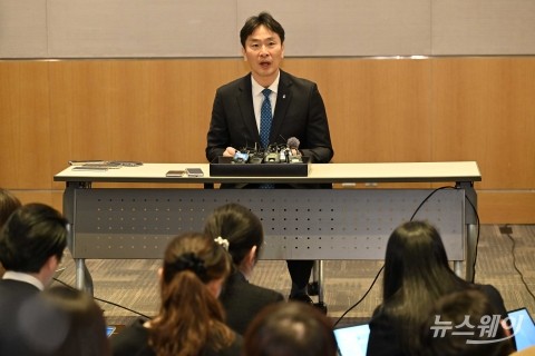 이복현 금감원장 "홍콩 ELS 분쟁조정기준 마련, 과도한 관치 아닌 당국 책무"