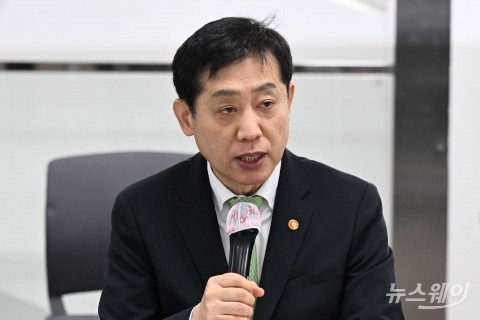 김주현 금융위원장, 첫 폴란드 방문···"금융분야 협력관계 구축"