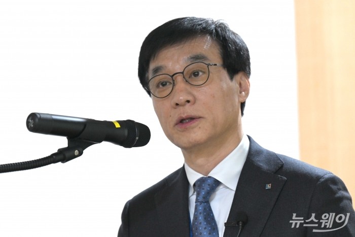 김철주 생명보험협회장이 19일 오전 서울 종로구 생명보험교육문화센터에서 열린 생명보험협회 2024 기자간담회에서 인사말을 하고 있다. 사진=강민석 기자 kms@newsway.co.kr