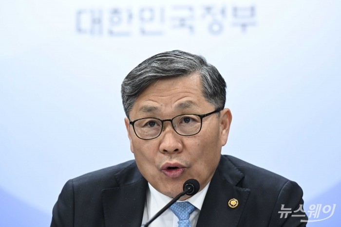 전병극 문화체육관광부 1차관이 19일 오후 서울 종로구 정부서울청사에서 열린 국민과 함께하는 민생토론회 사후브리핑에서 발표를 하고 있다. 사진=강민석 기자 kms@newsway.co.kr