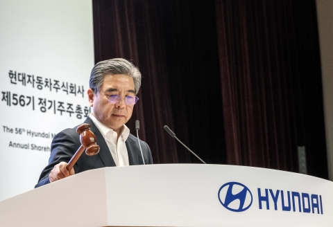 '연임' 장재훈 현대차 사장 "전기차 원가절감·SDV 전환에 총력"