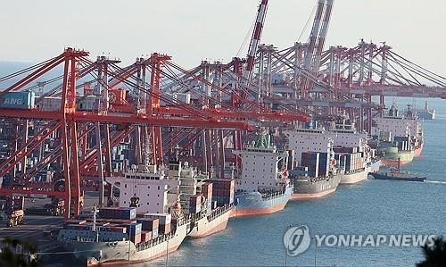 한국은행은 9일 '3월 국제수지 통계'를 통해 3월 경상수지가 69억3000만달러를 기록하며 11개월 연속 흑자를 냈다고 밝혔다. 사진=연합뉴스 제공