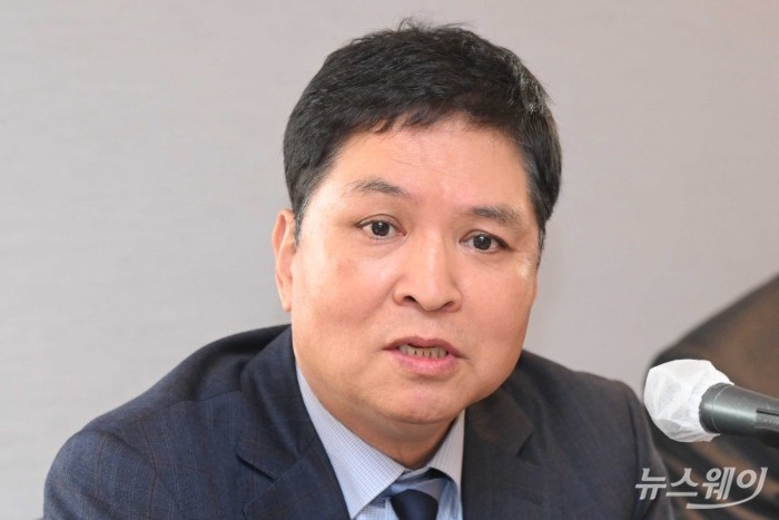 윤창운 한국건설경영협회 회장이 4일 오전 서울 중구 롯데호텔에서 열린 건설업계 간담회에서 모두발언을 하고 있다. 사진=강민석 기자 kms@newsway.co.kr