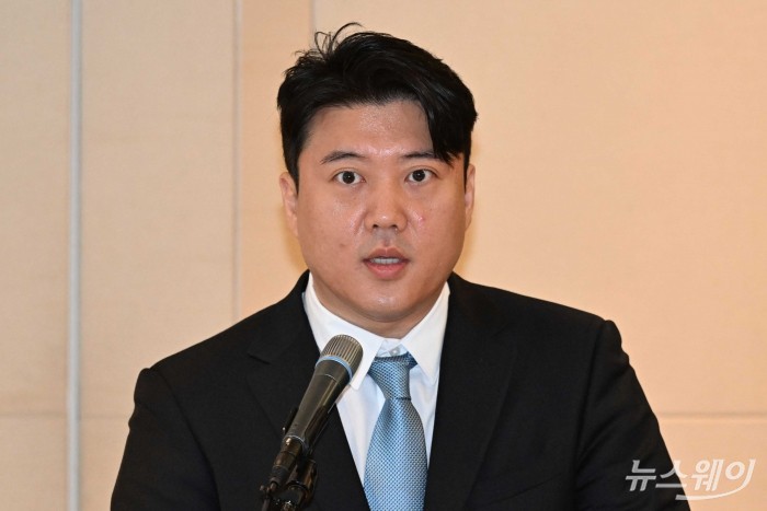 이영진 제일엠앤에스 대표이사가 11일 오전 서울 여의도 63스퀘어에서 열린 '제일엠앤에스 IPO 기자간담회'에서 발표를 하고 있다. 사진=강민석 기자 kms@newsway.co.kr