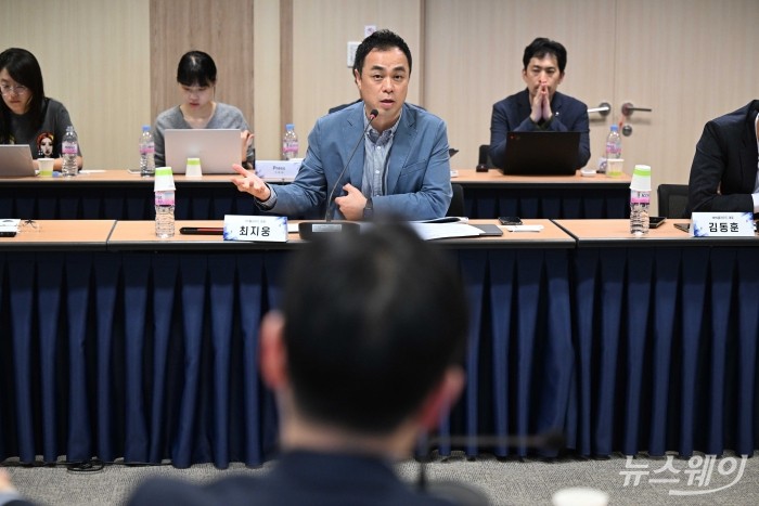 최지웅 KT클라우드 대표가 12일 오후 서울 종로구 광화문교보빌딩 국가과학기술자문회의에서 열린 AI시대 클라우드 산업 활성화 간담회에서 발언을 하고 있다. 사진=강민석 기자 kms@newsway.co.kr