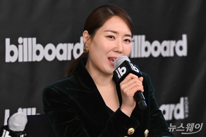 김유나 빌보드 코리아 대표가 15일 오후 서울 강남구 조선팰리스에서 열린 '빌보드X빌보드 코리아' 기자회견에서 취재진의 질문에 답변하고 있다. 사진=강민석 기자 kms@newsway.co.kr