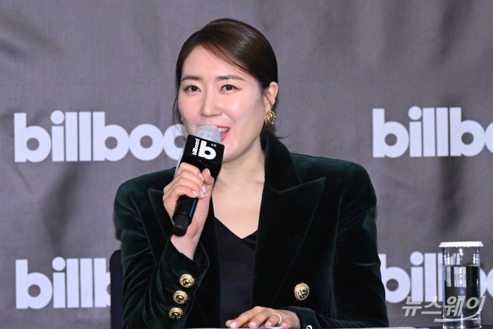 김유나 빌보드 코리아 대표가 15일 오후 서울 강남구 조선팰리스에서 열린 '빌보드X빌보드 코리아' 기자회견에서 취재진의 질문에 답변하고 있다. 사진=강민석 기자 kms@newsway.co.kr