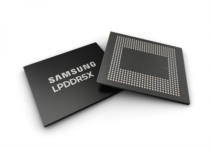 삼성전자가 개발한 LPDDR5X. 사진=삼성전자 제공