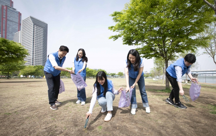 바이엘 코리아 '글뤽 포 그린' 플로깅 캠페인. 사진=바이엘 코리아 제공