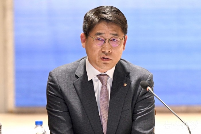 이길섭 한화오션 부사장이 22일 오후 서울 중구 LW컨벤션센터에서 열린 조선업 안전문화 확산 협약 체결에서 모두발언을 하고 있다. 사진=강민석 기자 kms@newsway.co.kr