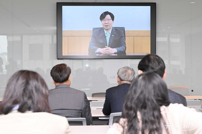 김소영 금융위원회 부위원장이 23일 오후 서울 여의도 NH금융타워에서 열린 '기업 밸류업 성공을 위한 과제' 정책 심포지엄에서 영상을 통해 환영사를 전하고 있다. 사진=강민석 기자 kms@newsway.co.kr