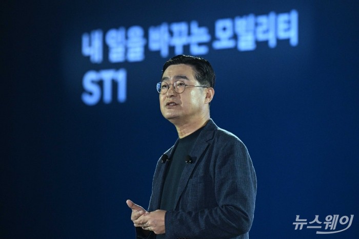 정유석 현대자동차 부사장이 23일 오전 인천 연수구 송도컨벤시아에서 신차 출시행사에서 ST1을 소개하고 있다. 사진=강민석 기자 kms@newsway.co.kr