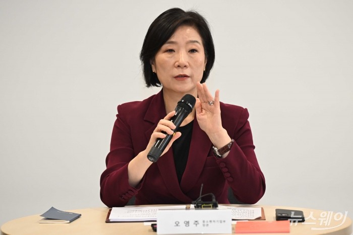 오영주 중소벤처기업부 장관이 25일 오전 서울 중구 11번가 본사에서 열린 제4차 소상공인 우문현답 정책협의회에서 모두발언을 하고 있다. 사진=강민석 기자 kms@newsway.co.kr