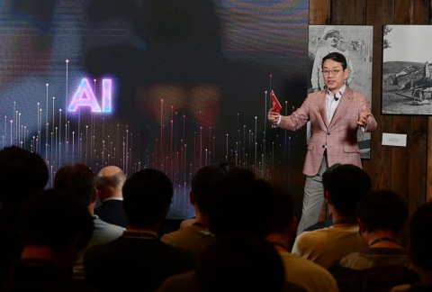 "CEO는 인재 모시러, 임원은 열공"···LG전자 AI 광폭행보