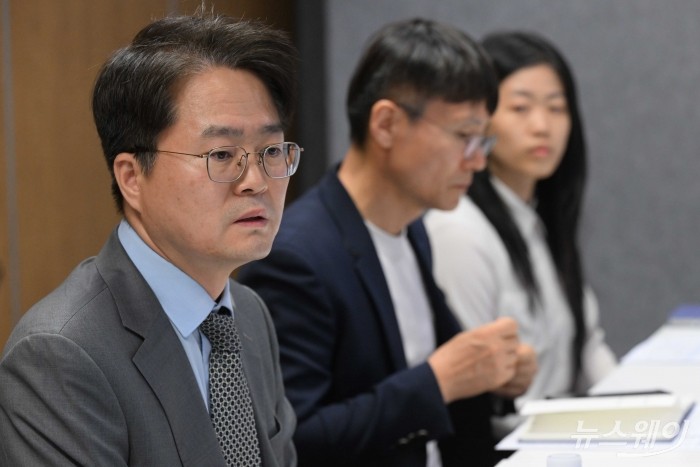 심진수 산업통상자원부 신통상전략지원관이 14일 오후 서울 중구 상연재 서울역점에서 열린 英 CBAM 관련 업계 간담회에서 모두발언을 하고 있다. 사진=강민석 기자 kms@newsway.co.kr