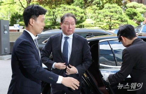 '이혼소송' 사과한 최태원, "곡해된 진실 바로 잡을 것"