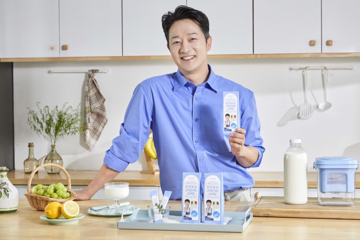 NS홈쇼핑이 31일 '알렉스의 더 꾸덕한 자연발효 그릭요거트 스타터'를 방송한다. 사진=NS홈쇼핑 제공