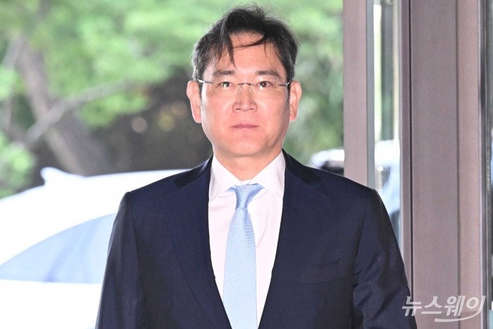 이재용 삼성전자 회장이 31일 오후 서울 중구 신라호텔에서 열린 '2024 삼성호암상 시상식'에 참석하기 위해 이동을 하고 있다. 사진=강민석 기자 kms@newsway.co.kr