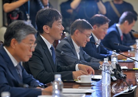 이복현 "횡령·불완전판매···銀 내부통제 부실사고 강력 처벌"(종합)