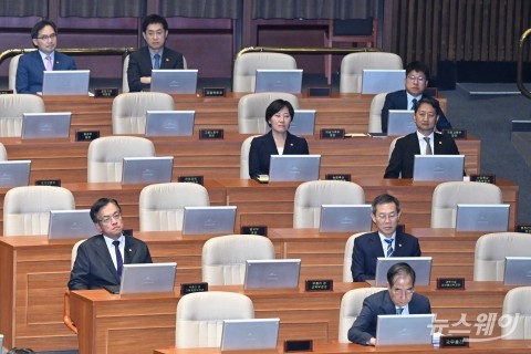 '제415회국회 제5차 본회의' 찾은 한덕수 총리·최상목 부총리 外 장관들