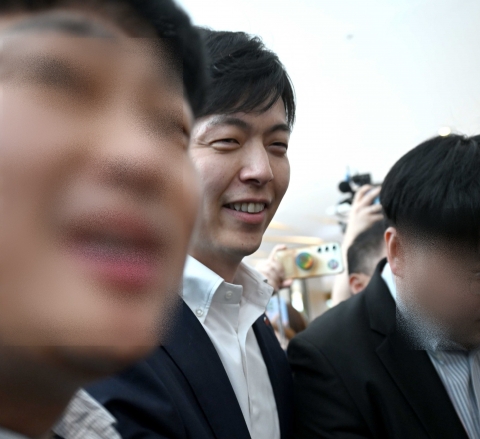 대표들과 같은 동선···VCM 참석한 신유열, 존재감 '각인'