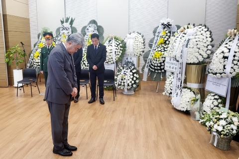 대우건설 정원주 회장, 으우옌 푸 쫑 베트남 공사당 서기장 조문